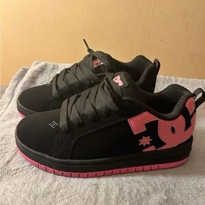pink dc shoes